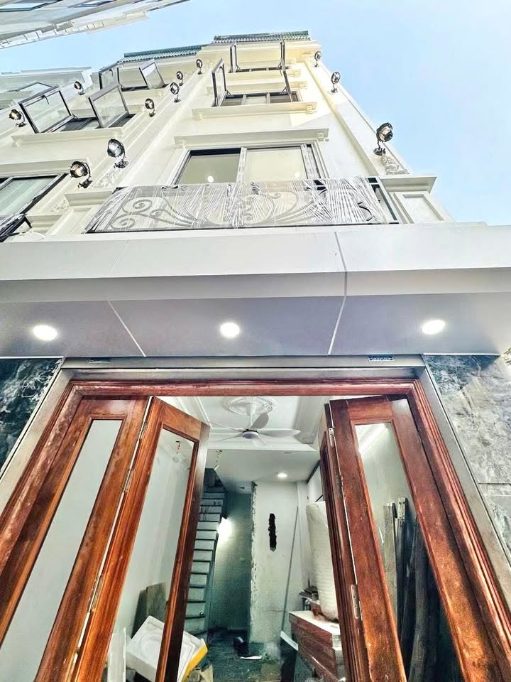 Bán nhà Xuân Đỉnh 30m² x 6 tầng giá 8.1 tỷ - Nhà mới ở ngay!