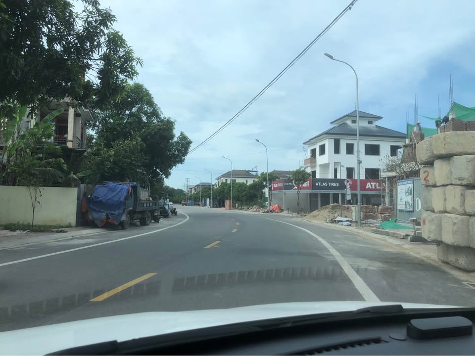 Đất Vàng Mặt Tiền Hồ Quý Ly, Vinh 351m² - Cơ Hội Vàng Đầu Tư & An Cư