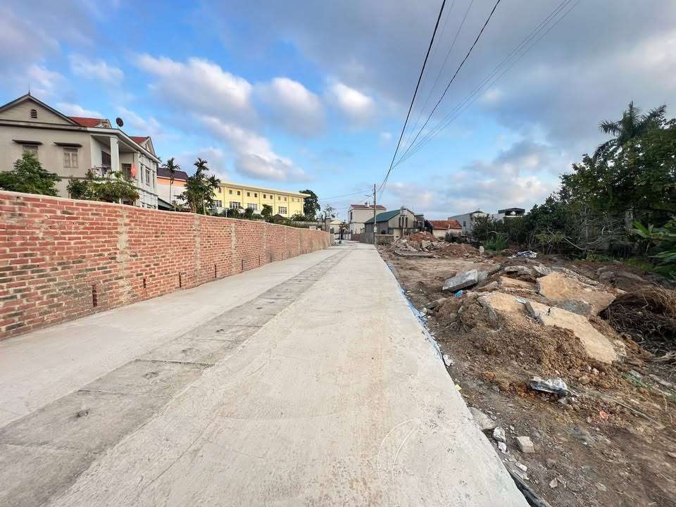 Nhà 60m² Phường Việt Hưng, Hạ Long - Giá 9xx triệu, Sổ đỏ sẵn sàng