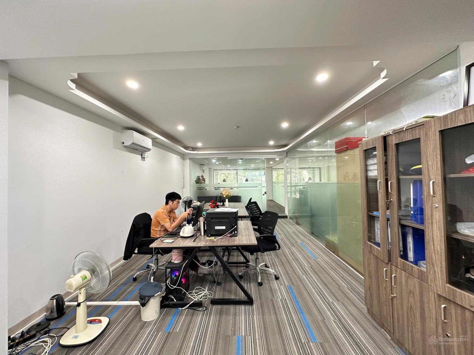 Văn Phòng 30m² Mặt Phố Vũ Trọng Phụng, Thanh Xuân - Giá 5 Triệu/Tháng