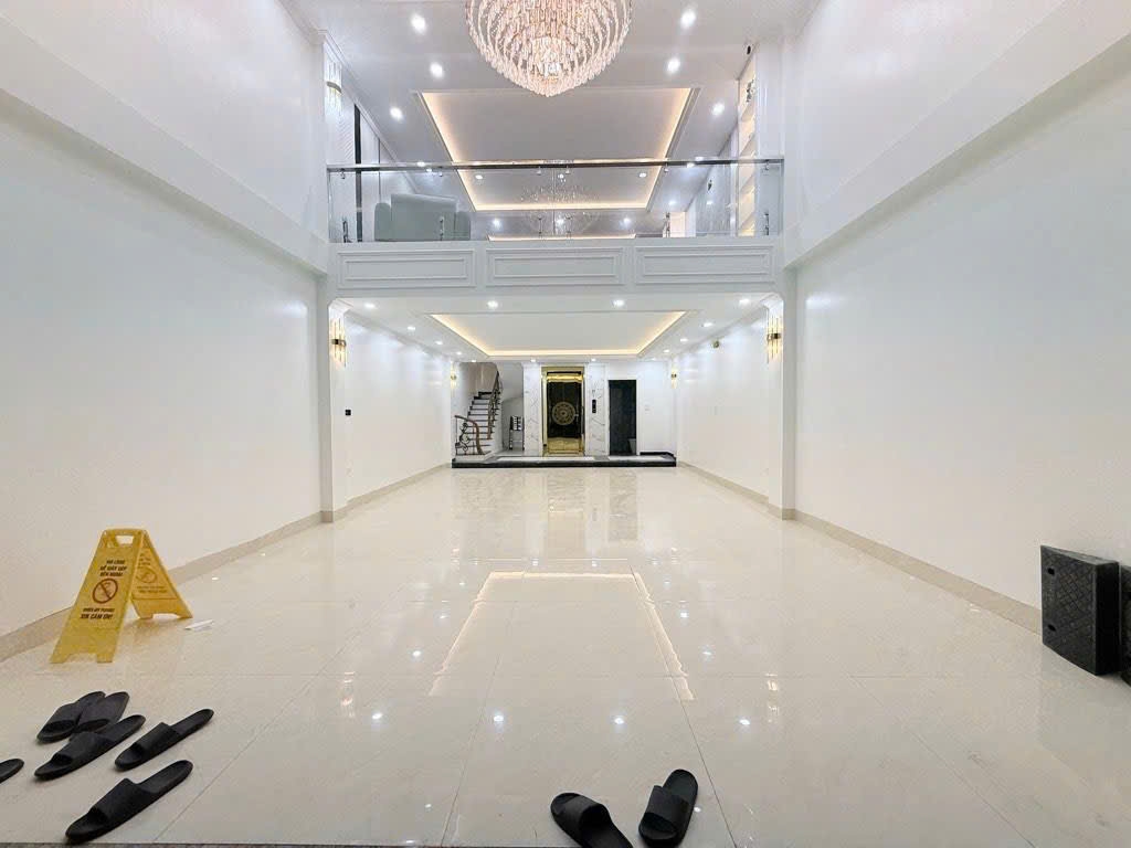 Bán nhà riêng Yên Sở, Hoàng Mai 74m² giá 28.5 tỷ - Sổ đỏ sẵn sàng giao dịch!