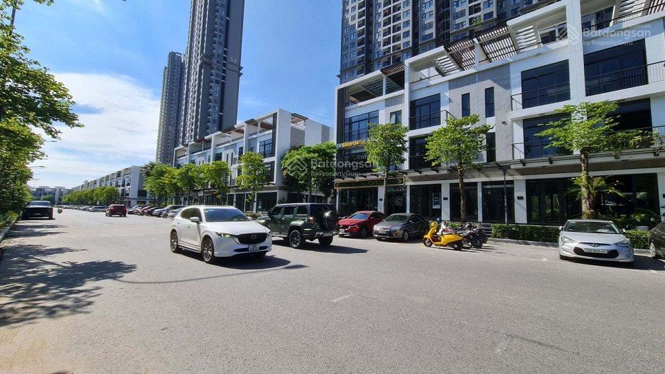 Nhà phố kinh doanh Ecopark 93.5m² - 16 triệu/tháng - Vị trí đắc địa