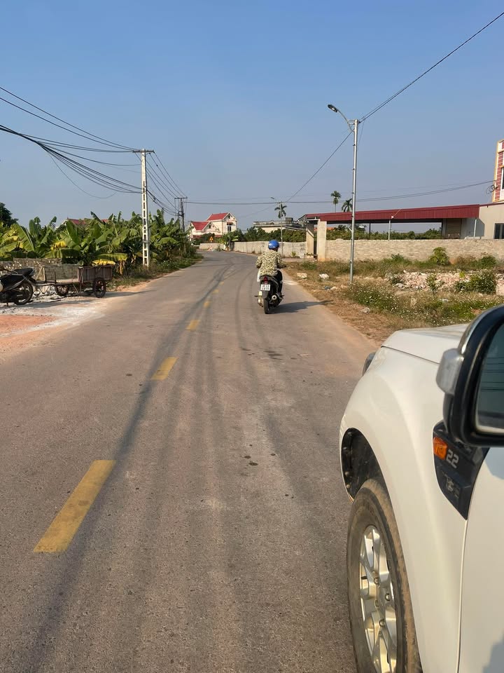 Bán Đất Kinh Doanh 300m² Hướng Đông - Tam Tầng, Bắc Giang