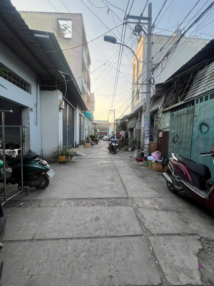 Nhà 2PN Hẻm Xe Tải Hương Lộ 2, Bình Tân - 7 Triệu/Tháng