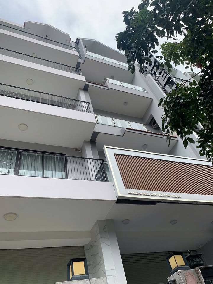 Cho Thuê Nhà Mặt Tiền Hoàng Trọng Mậu Q7 - 100m², 5 Tầng, Thang Máy