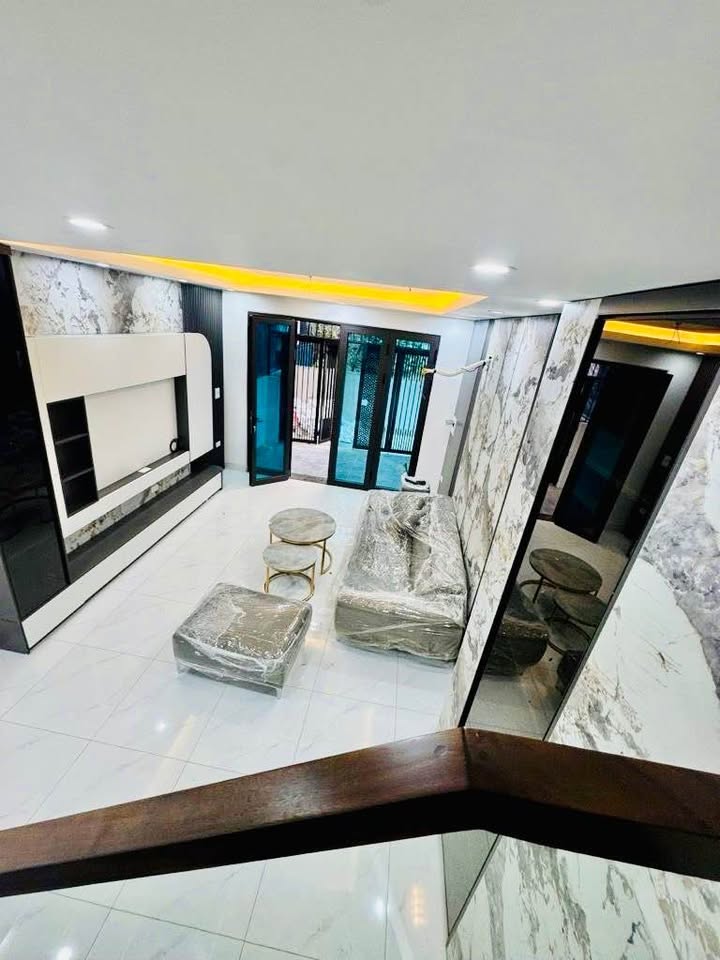 Bán nhà phố Bà Triệu Hà Đông 60m² - Ô tô vào nhà, Thang máy xịn