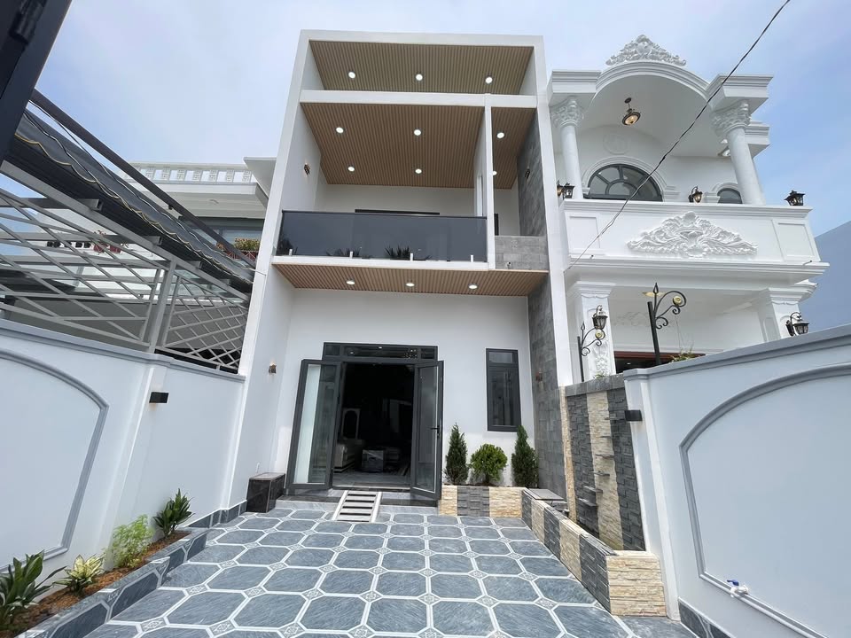 Bán nhà Đạo Thạnh Mỹ Tho 125m² giá 2.95 tỷ - Ô tô vào tận nhà