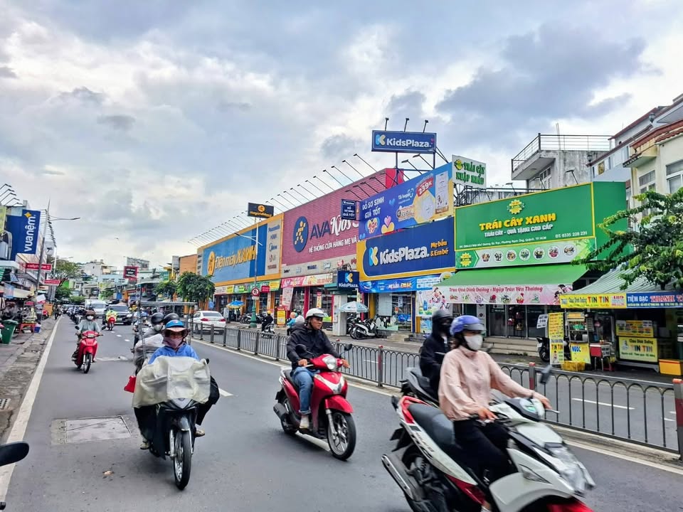 Nhà phố Dương Bá Trạc Q8 100m² 6.4 tỷ - Ô tô vào tận nhà!