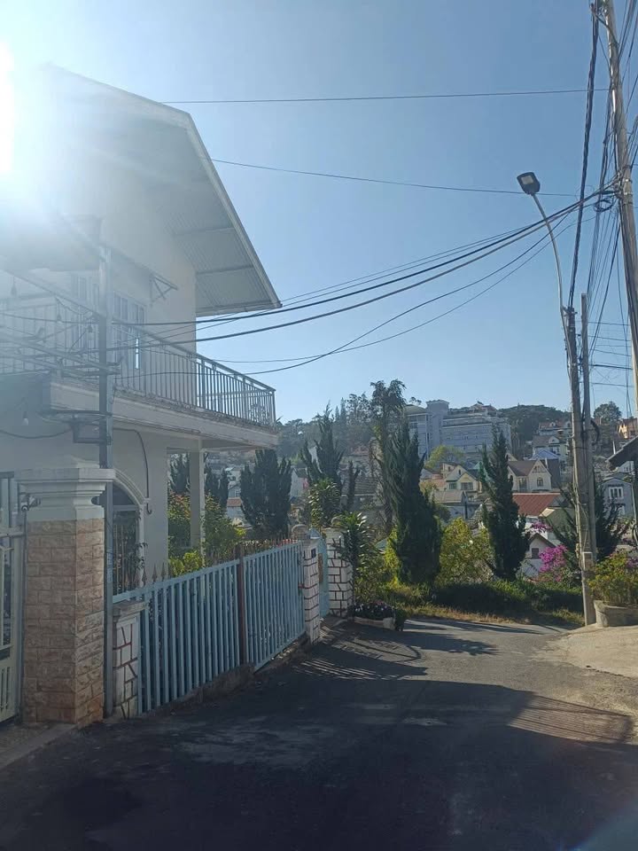 Nhà 126m² Nguyễn Du, Đà Lạt - Sổ Riêng, 3PN, Giá 9.5 Tỷ