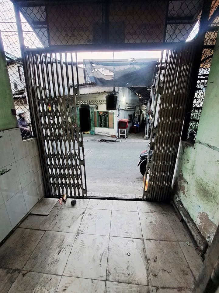 Nhà Mặt Tiền Tô Hiệu - Tân Phú (26m²) - Giá 3.4 Tỷ - Kinh Doanh Đắc Lợi