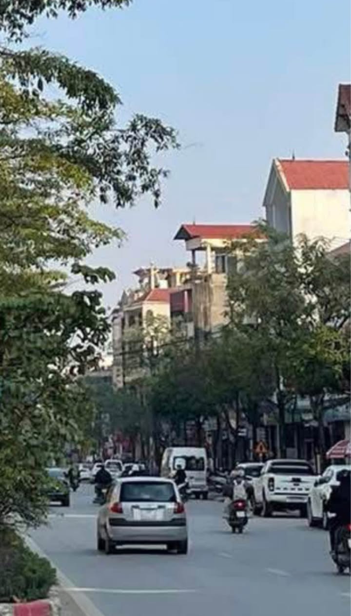 Nhà Phố 3 Tầng Mặt Tiền QL32, Đan Phượng 130m² - 1X Tỷ