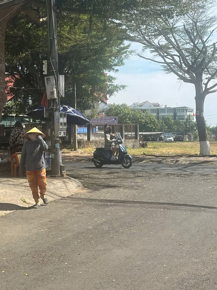 Đất Nền 300m² Mặt Tiền Hồ Tùng Mậu, Bảo Lộc - Sổ Đỏ Sẵn Sàng