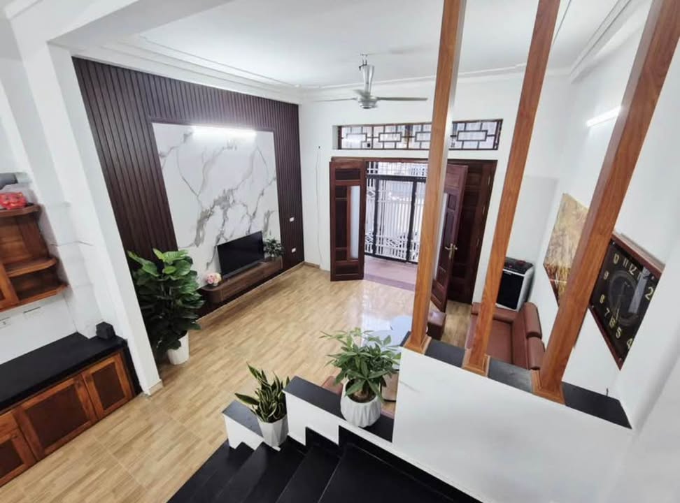 Nhà riêng 64m² Phố 1 Quảng Hưng - Ô tô vào tận nhà, sẵn sàng ở ngay!