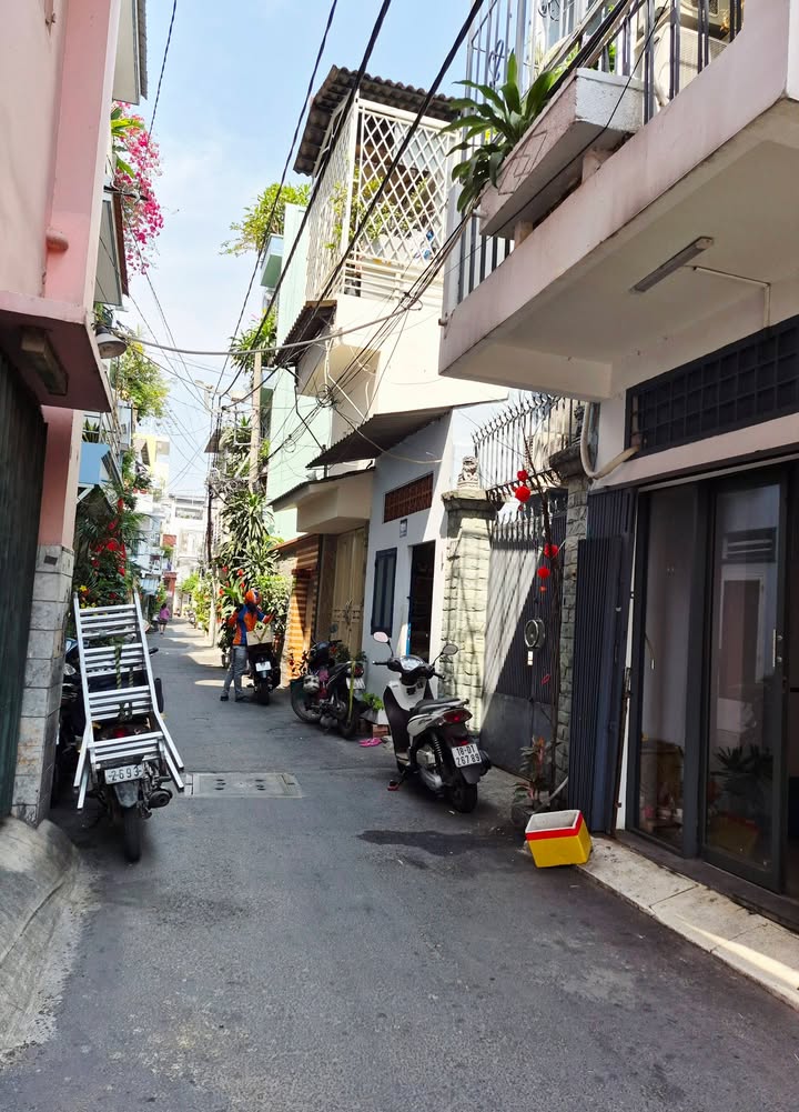 Bán CHDV Bình Thạnh 11PN 70m² giá 9 tỷ - Dòng tiền ổn định!