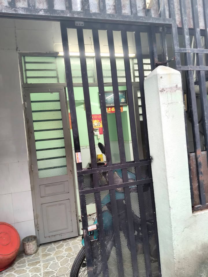 Bán nhà Bình Chánh 40m² giá 950 triệu - Vị trí đẹp ở ngay!