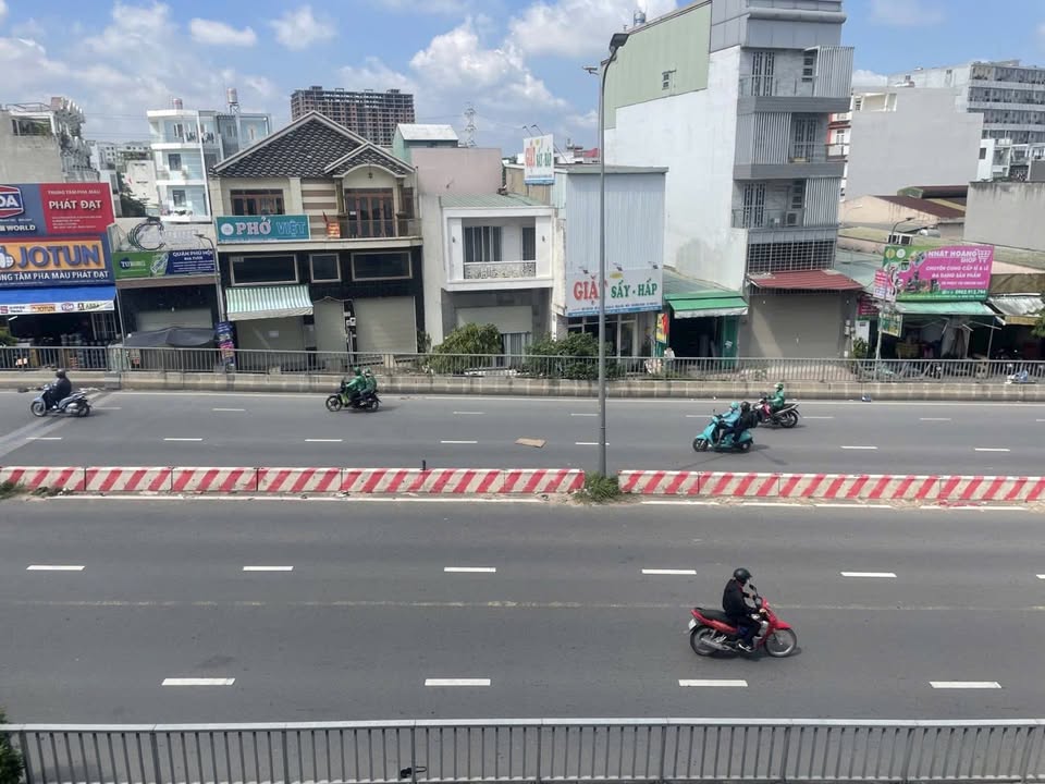 Nhà Mặt Tiền Lê Trọng Tấn - 63m² - 10.5 Tỷ - Kinh Doanh Đắc Lợi