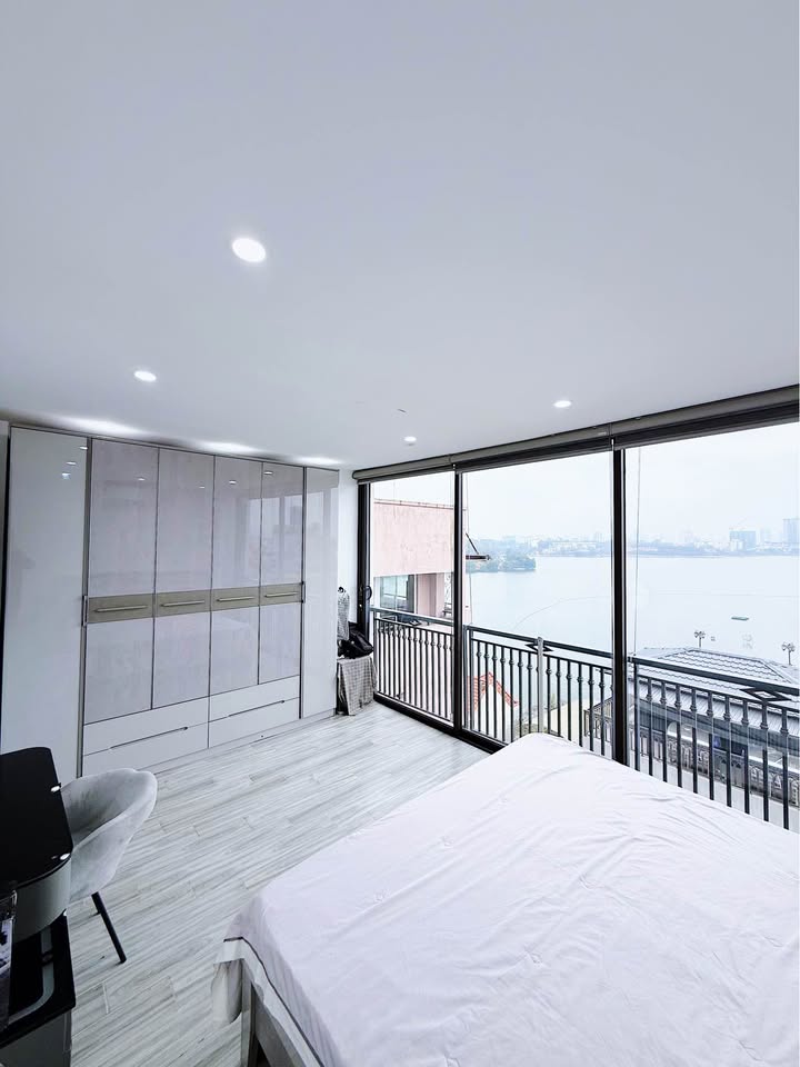 Cho thuê Penthouse Yên Hoa 65m² - View Hồ Tây, full nội thất