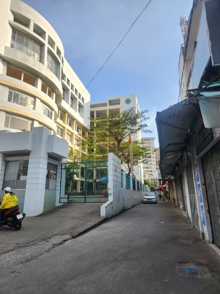 Bán nhà Ngô Tất Tố Bình Thạnh 95m² giá 9.5 tỷ - Vị trí đẹp gần Quận 1