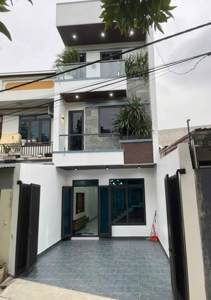 Bán nhà 3 tầng Thịnh Đán 82m² giá 3.45 tỷ - Ô tô vào tận nhà!