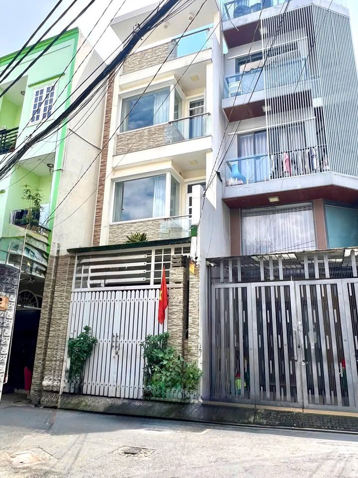 Nhà Hẻm Xe Hơi 63m² CMT8, Bình Tân - Giảm Sâu Hơn 1 Tỷ, Chỉ Còn 9 Tỷ