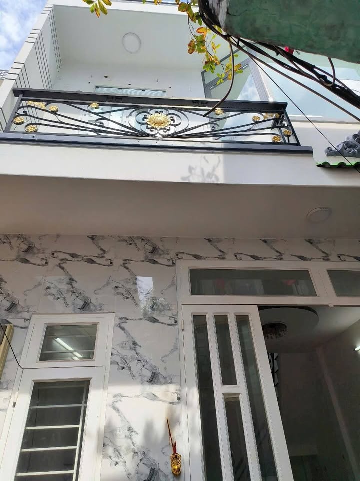 Nhà Mai Hắc Đế Quận 8 35m² giá 3.2 tỷ - Sổ hồng riêng ở ngay!