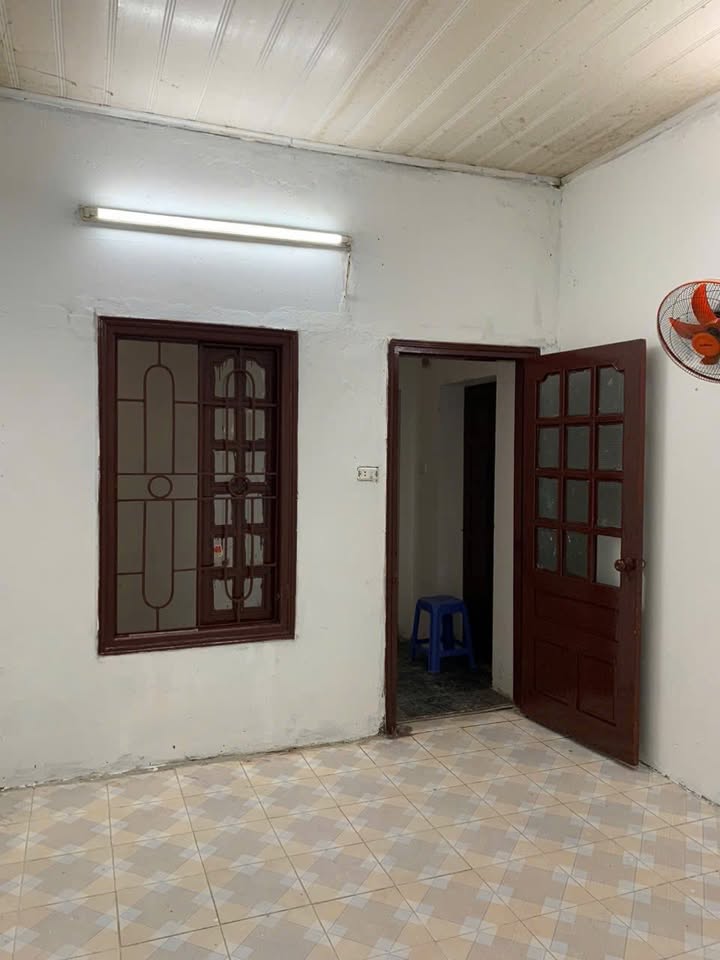 Cho thuê nhà riêng Hoàng Hoa Thám 236m² giá 10 triệu - Vị trí đẹp!