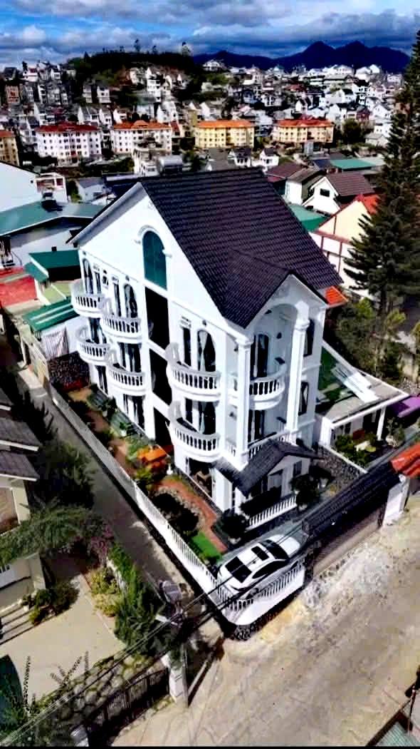 Bán Biệt Thự 2 Mặt Tiền Đường Kim Đồng Đà Lạt 244m² - Sẵn Sàng Ở Ngay!