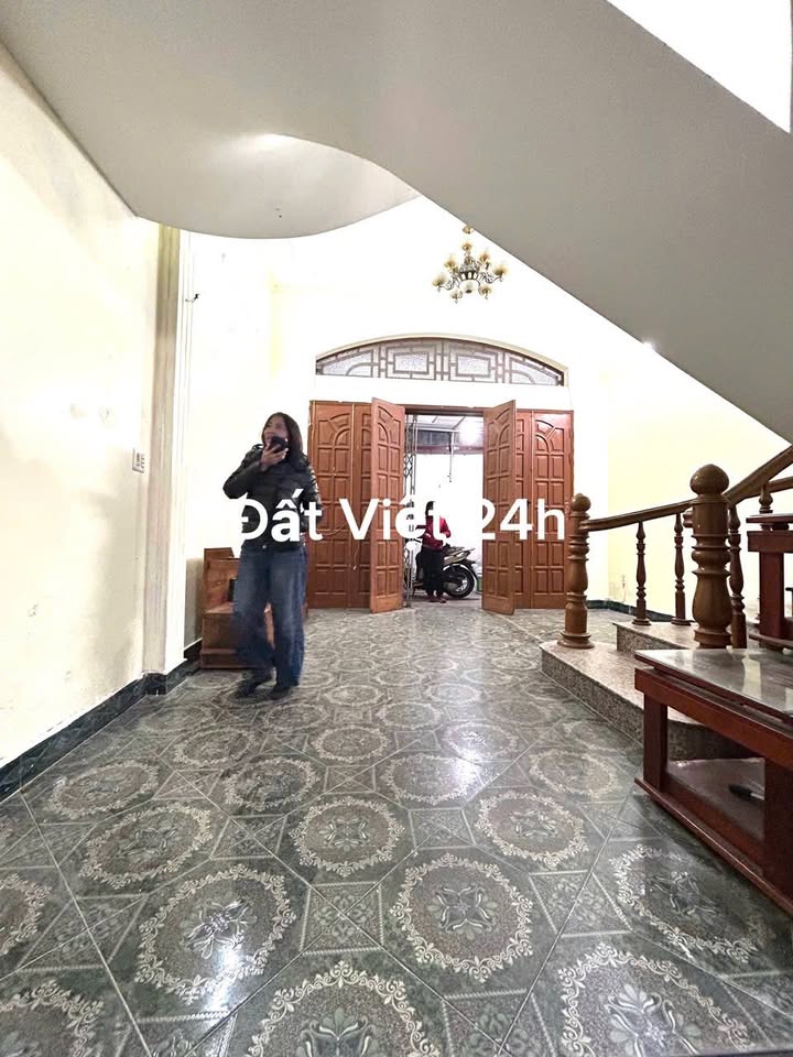 Nhà riêng Ngõ Văn Cao 70m² giá 5 triệu - Ô tô vào tận nhà!