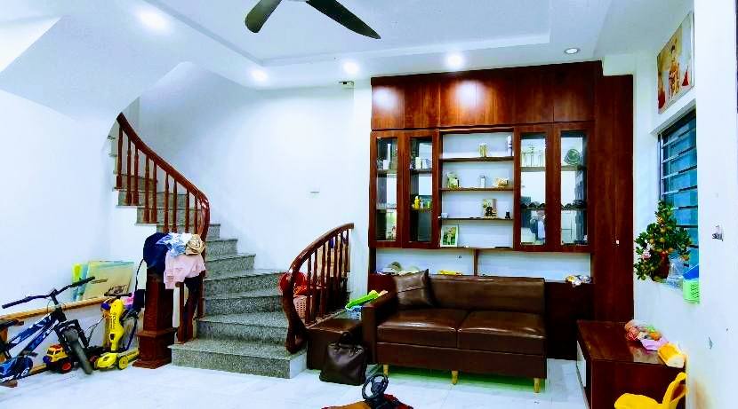 Cho thuê nhà góc 4 tầng full nội thất phố Yên Xá, Thanh Trì - Sẵn sàng ở ngay