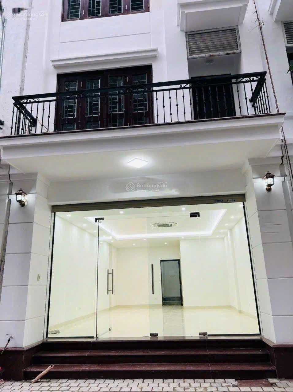 Cho thuê nhà phố Vũ Phạm Hàm 75m² x 6 tầng - Kinh doanh đa ngành nghề