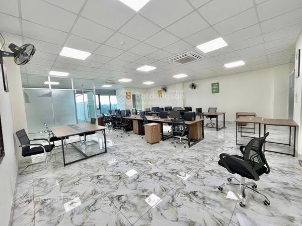 Văn phòng Quận Tân Bình 100m² giá 21 triệu - Vị trí trung tâm