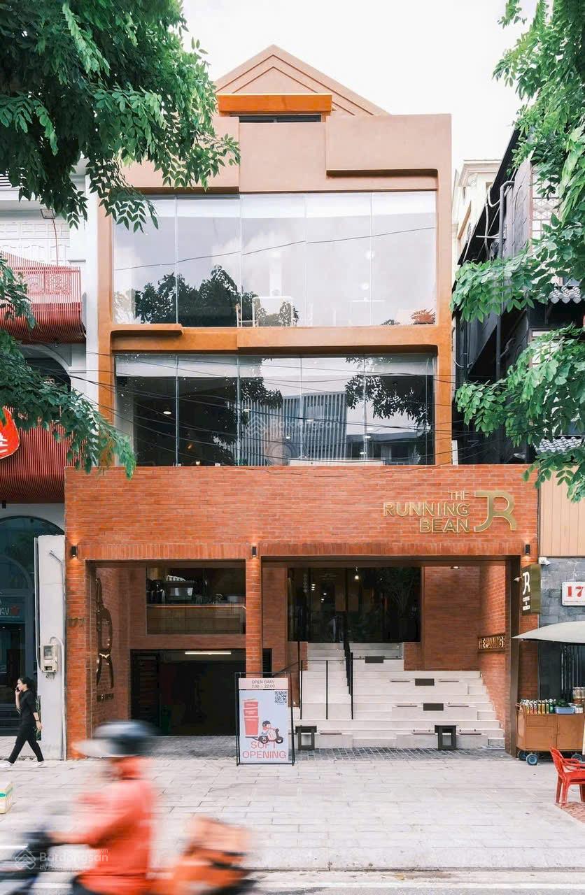 Cho thuê nhà phố mặt tiền Phan Xích Long, Phú Nhuận - 173 Triệu/Tháng