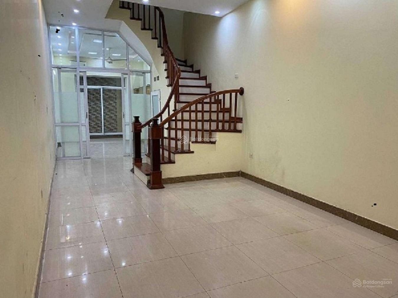 Cho thuê nhà phố Trần Quốc Hoàn 55m² - Vị trí đắc địa kinh doanh ngay
