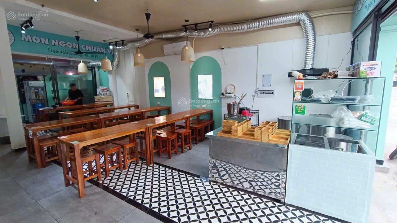 Nhà phố Chùa Láng 40m² MT 5m - Kinh doanh sầm uất, gần FTU