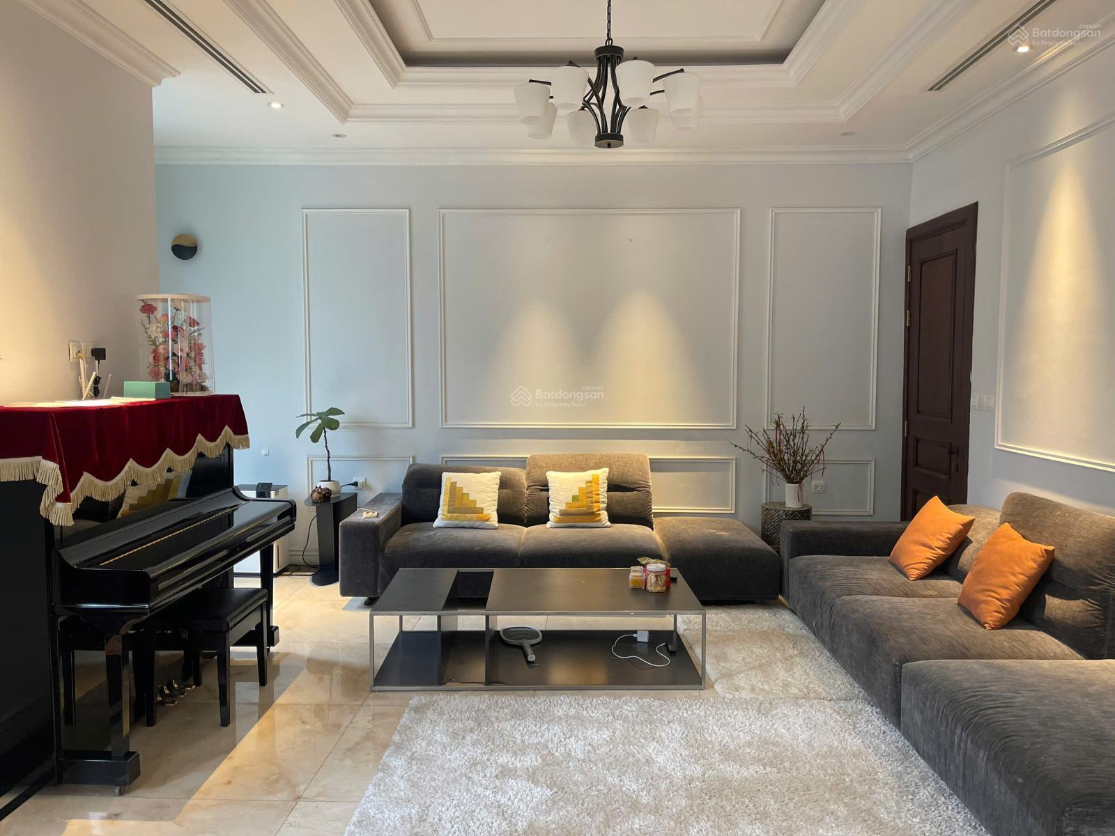 Biệt thự 250m² Hoa Sữa, Long Biên - Đủ nội thất, ô tô vào nhà