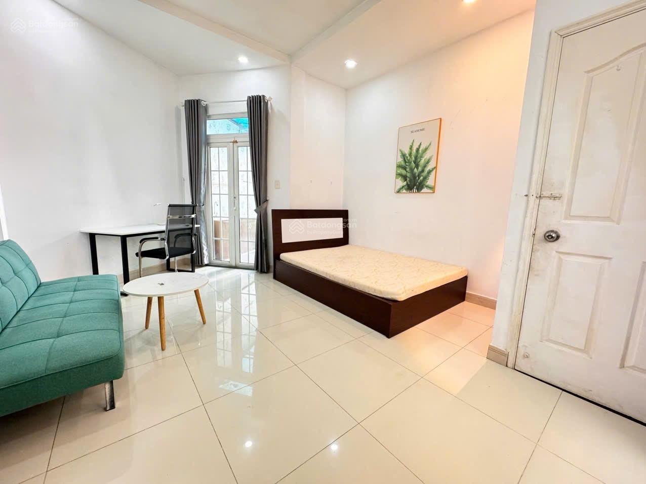 Cho thuê phòng 40m² full nội thất, ban công sân vườn Quận 10 - Gần ĐH Kinh Tế