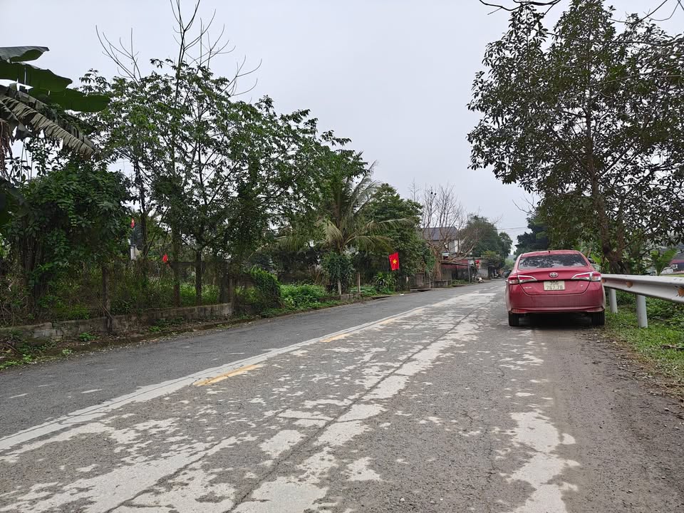 Đất nền Ba Vì 400m² hơn 1 tỷ - Sổ đỏ chính chủ, kinh doanh tốt!