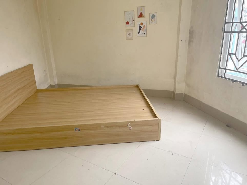 Phòng cho thuê 28m² Hoàng Hoa Thám, Tây Hồ - Sẵn sàng ở ngay!