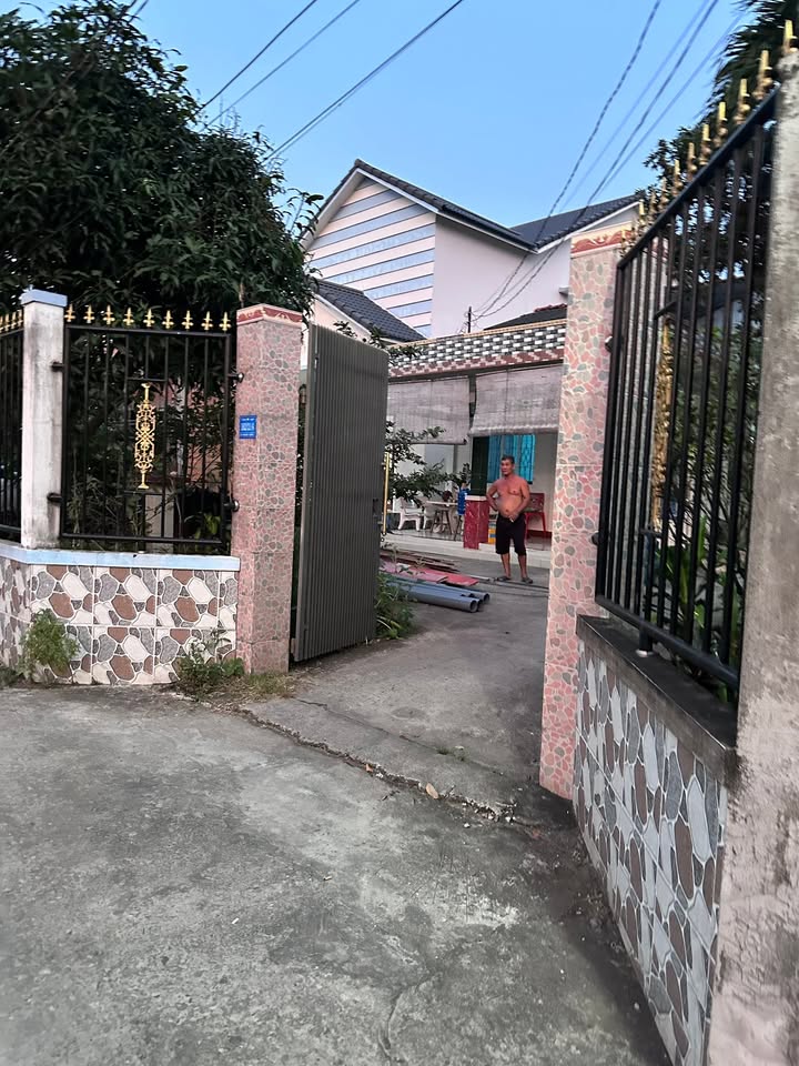 Nhà 319m² Sổ đỏ Phường 5, Q.8 - Ô tô vào nhà, Giá 2.5 tỷ