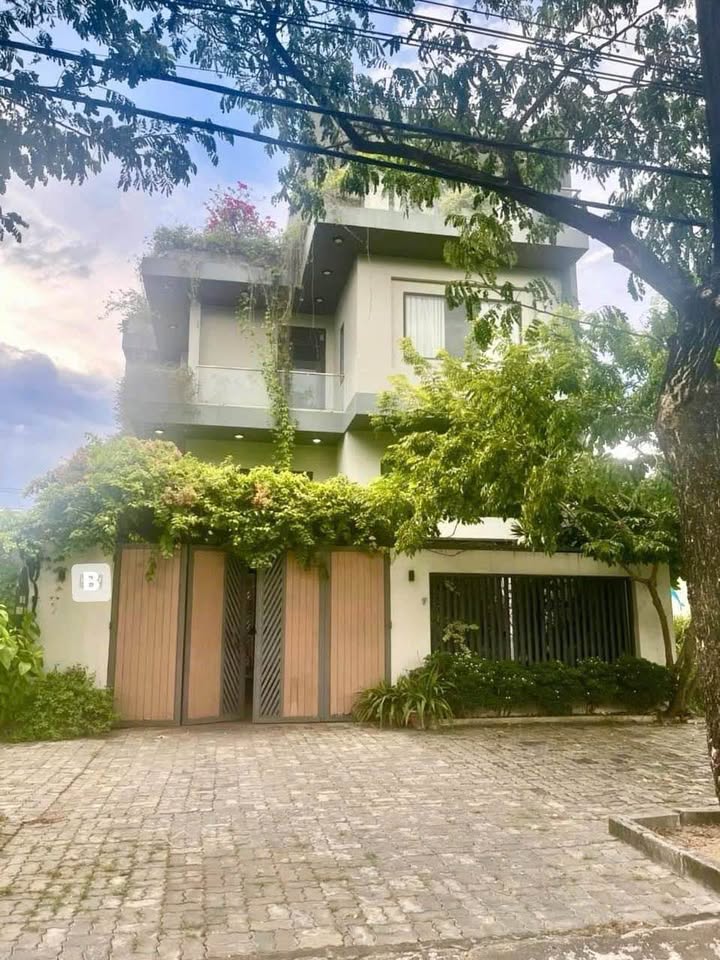 Biệt thự mặt tiền Sơn Trà 6 PN, 38 triệu/tháng - Sẵn sàng vào ở!