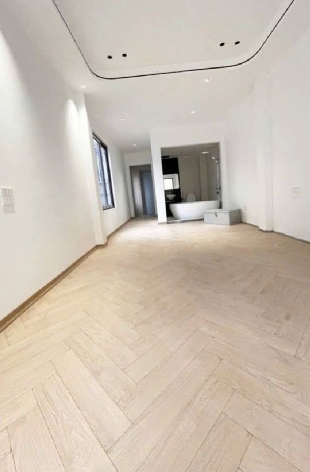 Bán nhà Ngọc Hồi 42m² 5 tầng - Lô góc ô tô tránh có thang máy!