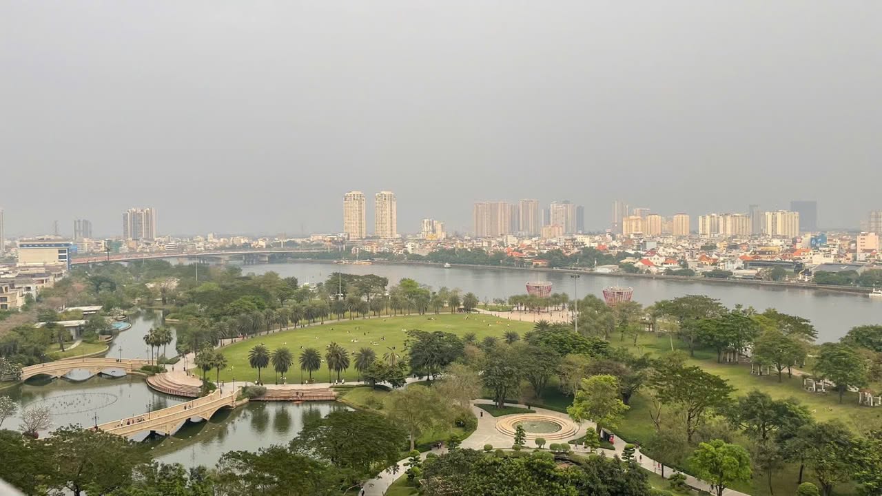 Thuê Căn Hộ Vinhomes Central Park 188m² 77Tr - View Sông Đẳng Cấp!