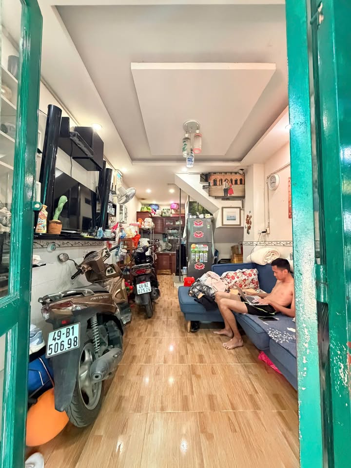 Bán nhà Thạnh Lộc 19 Quận 12 - 24m² 1.39 tỷ - Vị trí đẹp giáp Gò Vấp