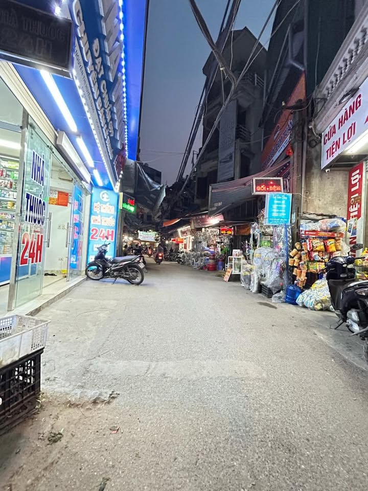 Nhà riêng Mễ Trì 38m² - Lô góc nở hậu, sổ đỏ sẵn!