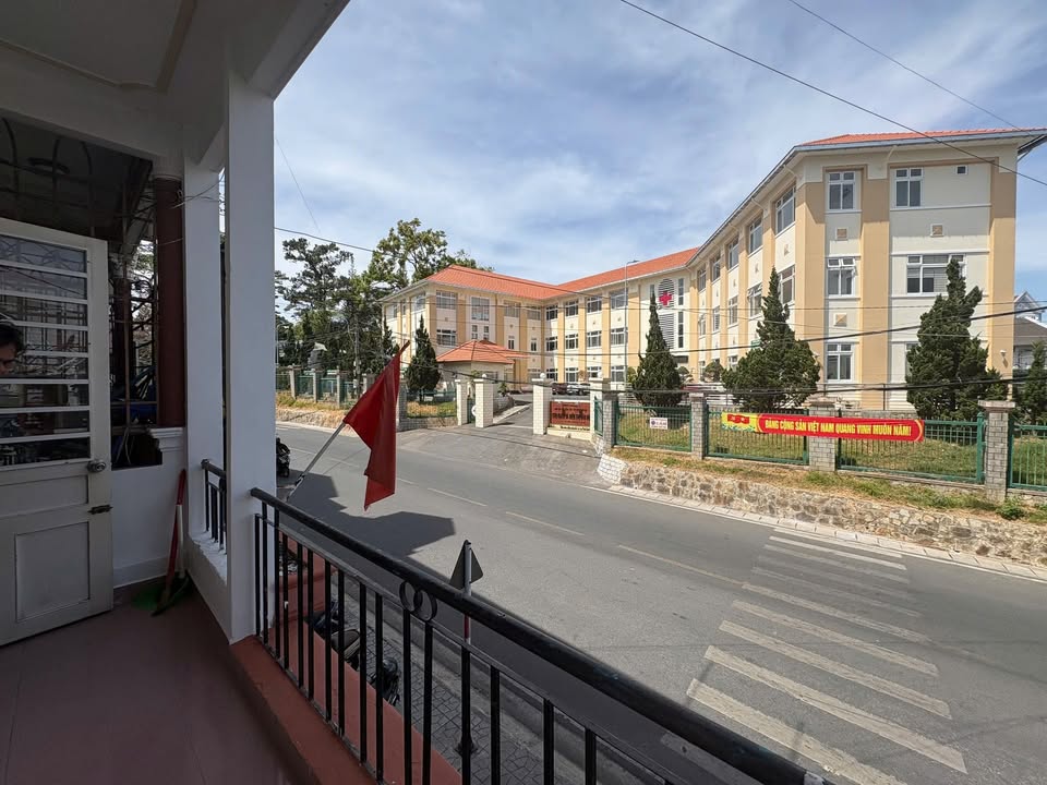 Cho Thuê Nhà Nguyên Căn Phạm Ngọc Thạch, Đà Lạt - 200m², 4PN, Kinh Doanh Tốt