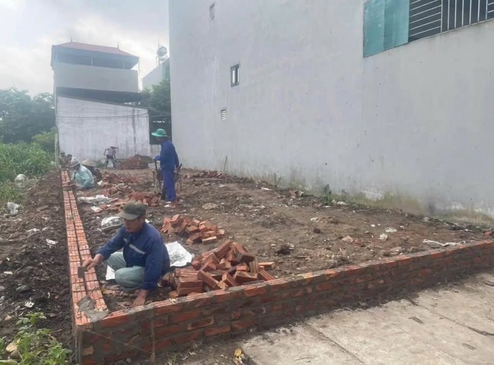 Bán đất Quang Minh Mê Linh 100m² - Lô góc 3 mặt tiền tiềm năng