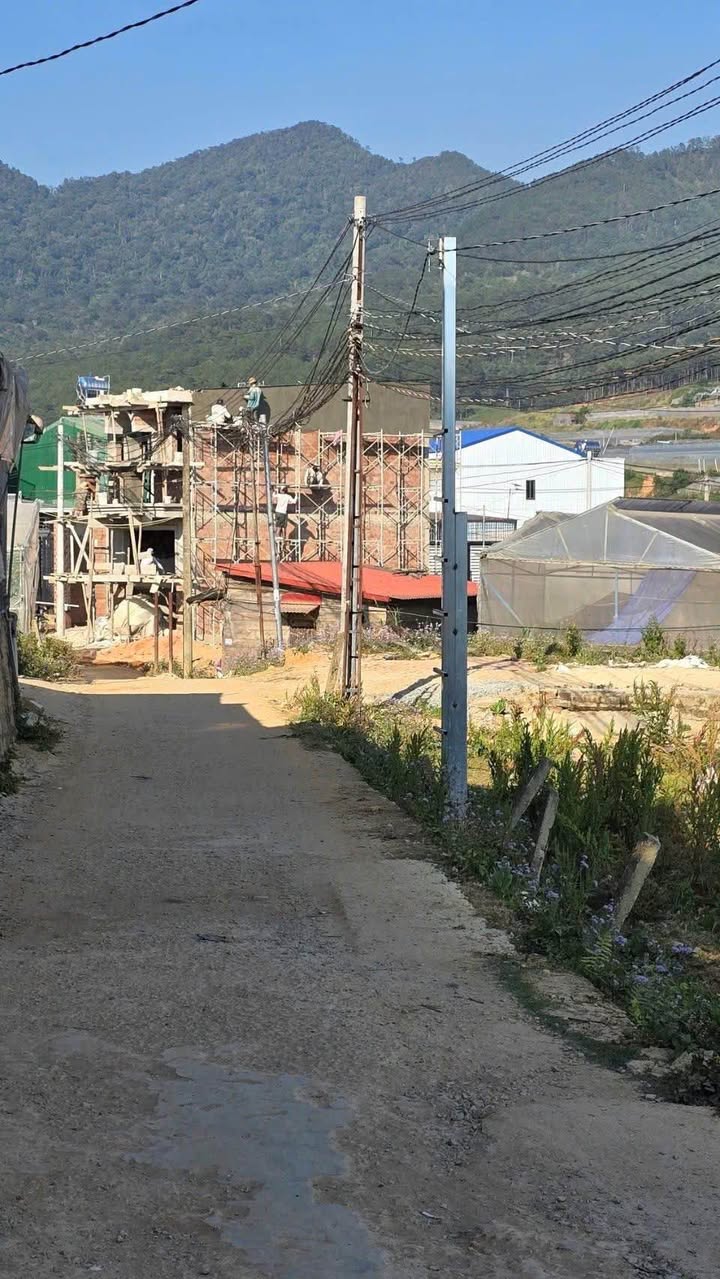 Đất Lạc Dương 100m² Hai Mặt Tiền - Sổ Riêng - Giá 2.5 Tỷ