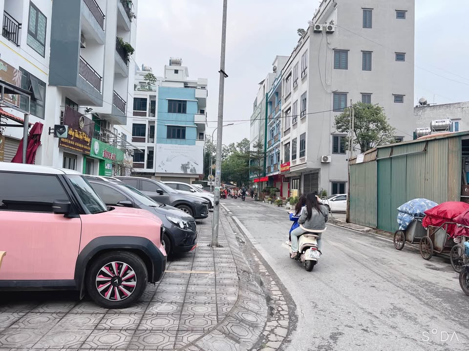 Shophouse Kinh Doanh Cổng Chợ Cống Trắng - 30m² Giá 1.x Tỷ