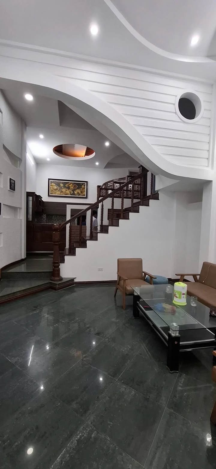 Nhà lô góc Nguyễn Thành Hãn, Đà Nẵng 98.6m² - Vị trí đẹp, 8.9 tỷ!