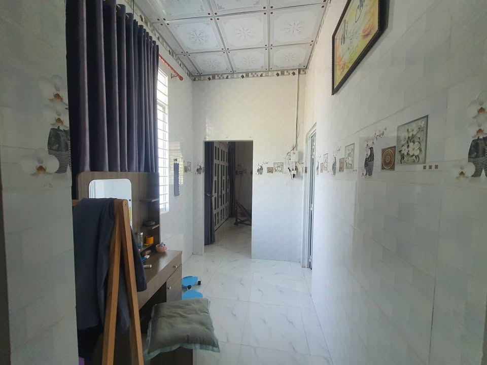 Nhà riêng Chợ Lách 200m² - Sẵn sàng ở ngay, giá tốt!